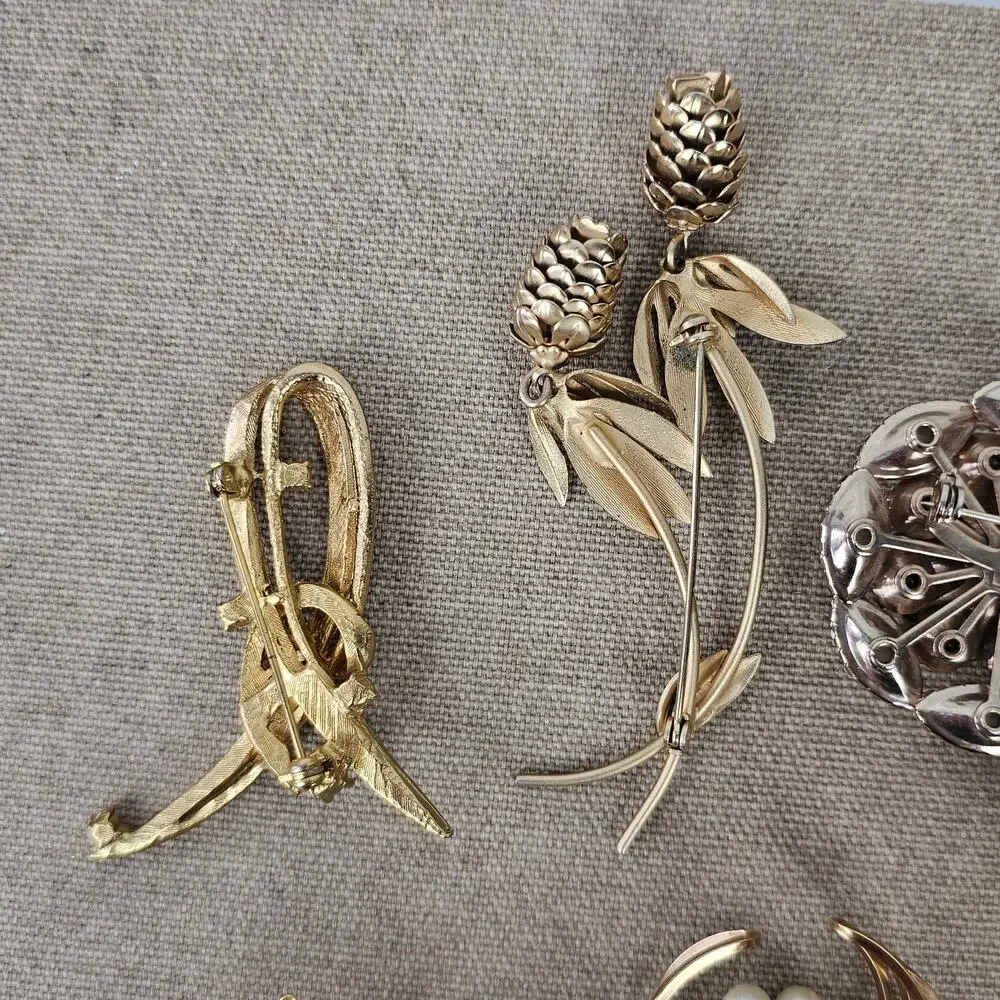VTG lot 6 brooches butterfly pinecone floral abstract pins cottage grandma